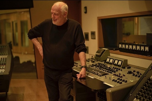 David Gilmour po punon në “album të ri” në studio